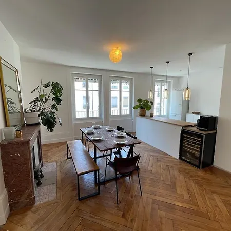Bel Et Grand Familial Apartment *