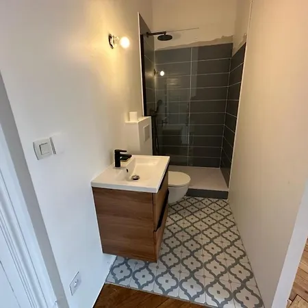 Bel Et Grand Familial Apartment